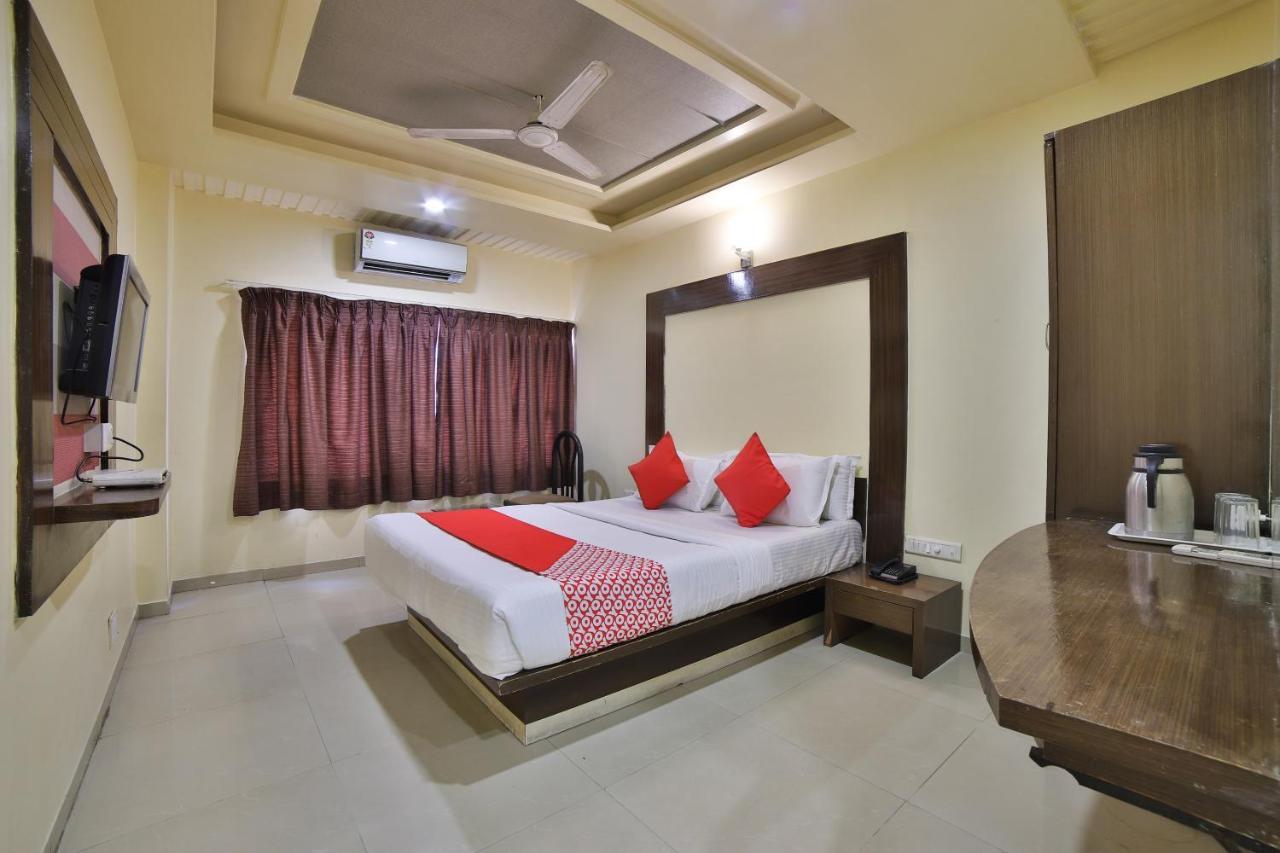 Capital O Kalash Residency Ahmedabad Exterior photo