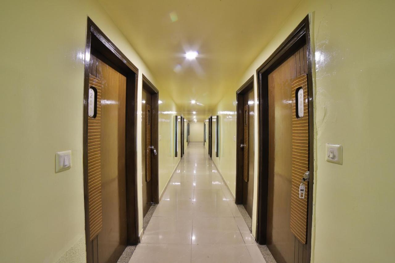 Capital O Kalash Residency Ahmedabad Exterior photo